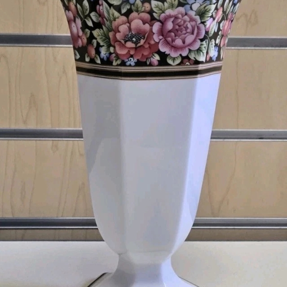 Wedgwood Bone China Clio Vase Hexagonal 8" Tall 4" Wide - Made In England 1992